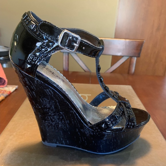 Bebe size 5 wedge - Picture 5 of 6